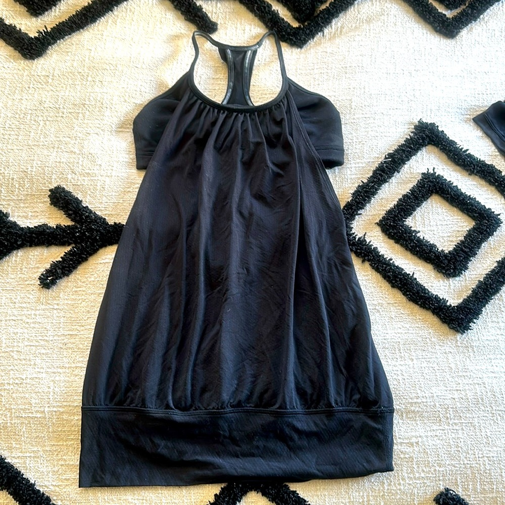 Lululemon tank with attached bra size 6